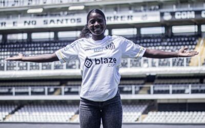 Nicole Charcopa vivió con desazón su tercer partido con el Santos FC en el Brasileirao Femenino