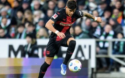 ¡UN PASO MÁS A LA CORONA! Piero Hincapié titular en victoria del Bayer Leverkusen