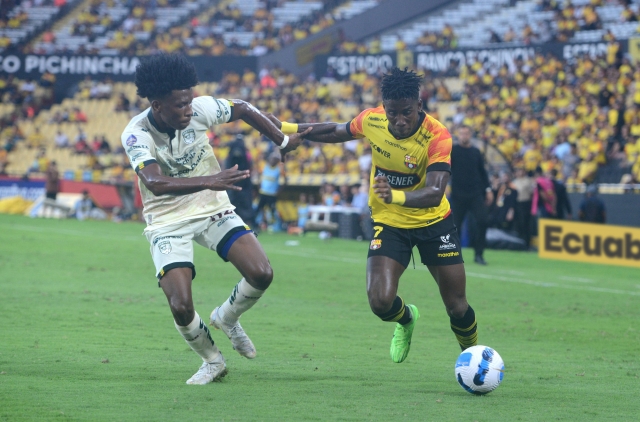AMARGA NOCHE EN EL MONUMENTAL para Barcelona que no encontró los caminos Orense SC
