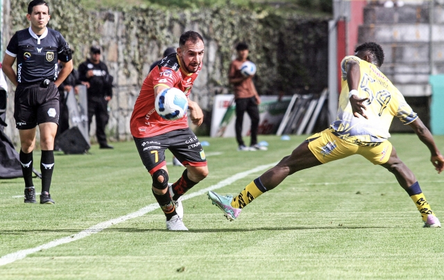 ¡Deportivo Cuenca perdonó enviando UN PENAL A LA LUNA y se le escapó su Primer Triunfo!