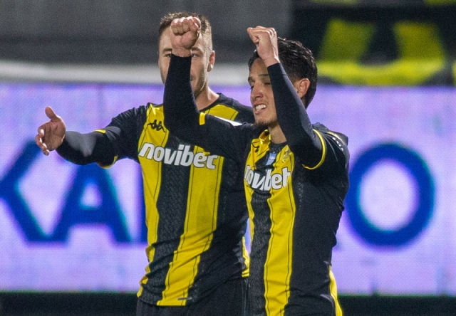 Kike Saverio entró al campo enchufado y Aris resolvió el partido en diez minutos