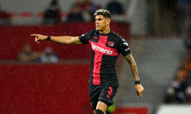 ¡MILAGRO! Bayer Leverkusen hizo lo imposible y avanzó a cuartos de la Europa League con Piero Hincapié titular