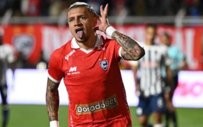 SAZÓN MANABITA PARA DOS GOLPAZOS de Carlos Garcés y triunfo de Cienciano