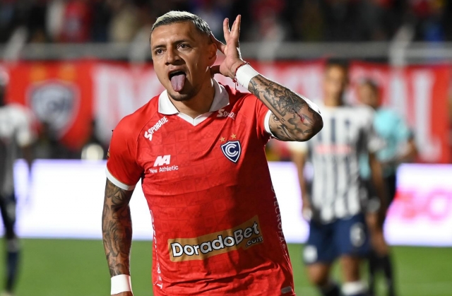 SAZÓN MANABITA PARA DOS GOLPAZOS de Carlos Garcés y triunfo de Cienciano