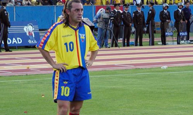 «VER CON QUIÉN TE ESTÁS JUNTANDO» El histórico Alex Aguinaga habló de la «PARRANDA» en La Tri