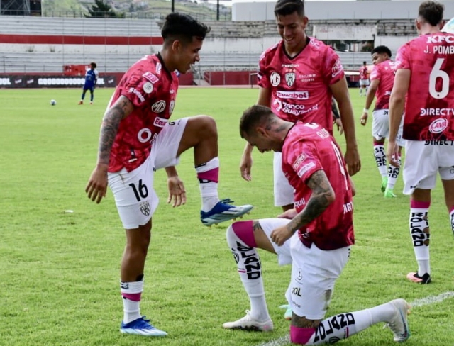 ¡Kendry Páez FROTÓ LA LÁMPARA y Renzo López anotó para que IDV trepe a lo Más Alto!
