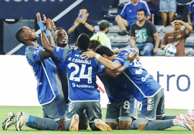 ¡GOLPE DE TIMÓN DE HERNÁN TORRES! Y tres puntos a la bolsa para el Emelec