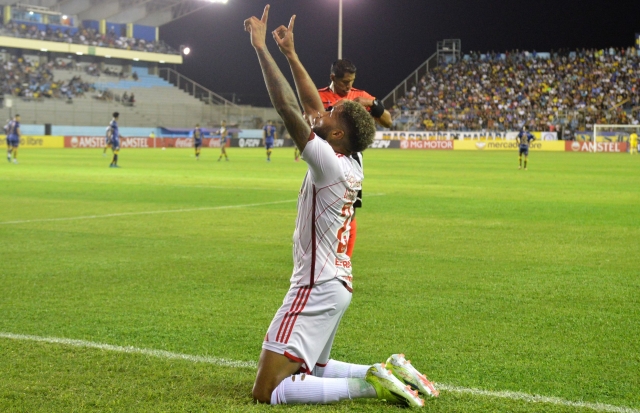 Delfín SC volvió a padecer su falta de gol e hipotecó sus sueños de Copa Sudamericana