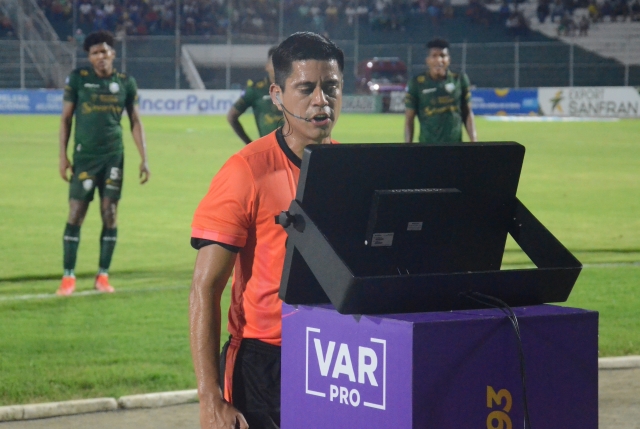 FEF y su CNA alegran al país futbolero al autorizar la publicación de los audios del VAR