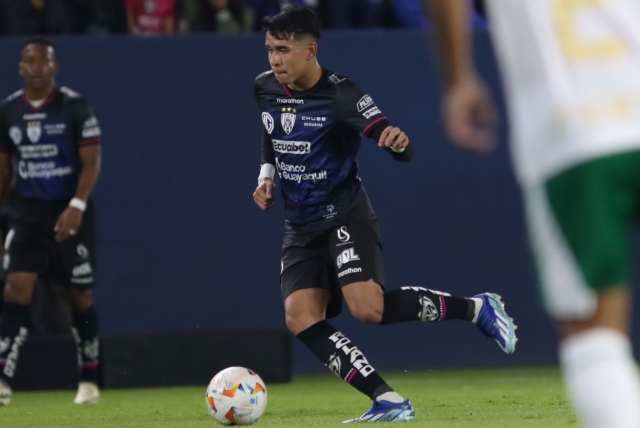 Kendry Páez hace gala de madurez y TIRÓ DE LAS ORJEAS a sus compañeros en IDV