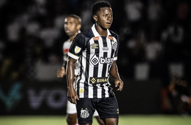 Santos pierde el invicto en el Brasileirao B y Juan Cazares no pudo demostrar su talento