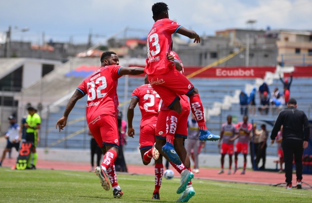 La directiva habilitó al 100% de la plantilla