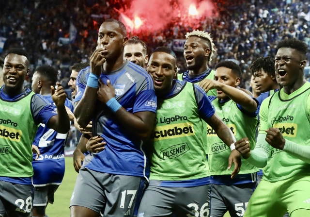 ¡Jaime Ayoví celebró con una DEDICATORIA A JOAO ROJAS su Golazo en el Emelec 1 vs BSC 1!