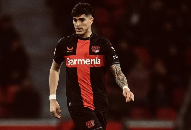 La Europa League definió a sus CUATRO POTENCIAS por Piero Hincapié invitado al baile de gala