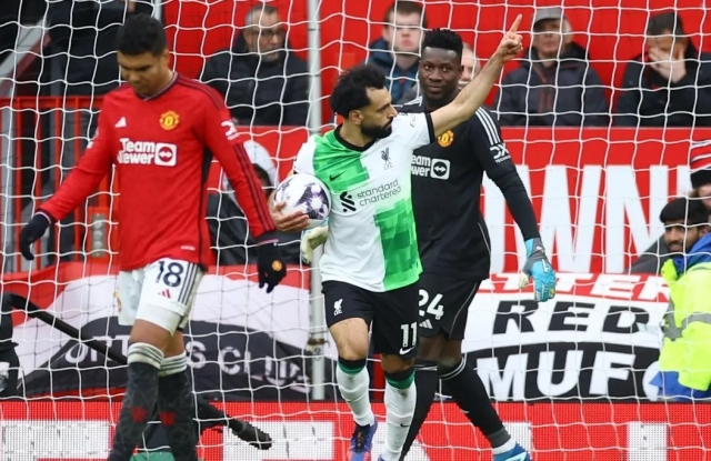 ARSENAL RECOBRÓ la cima de la Premier League con el empate del Liverpool en Old Trafford