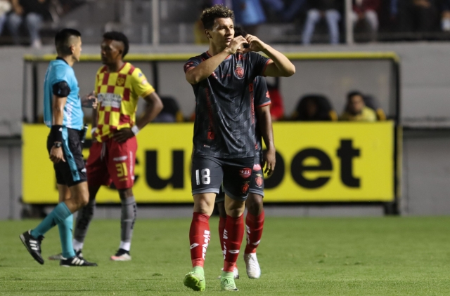 ¡Presidente de El Nacional se la juega y asegura a su Goleador con contrato a LARGO PLAZO!