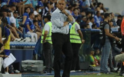 ¡Hernán Torres sale al frente y responde a afirmaciones de que no va a seguir como DT de Emelec!