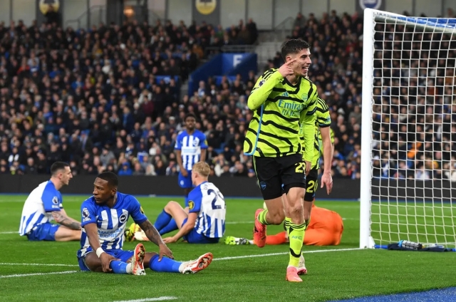 PESADILLA DEL Brighton y Pervis Estupiñán que no lograron hacer frente a los líderes
