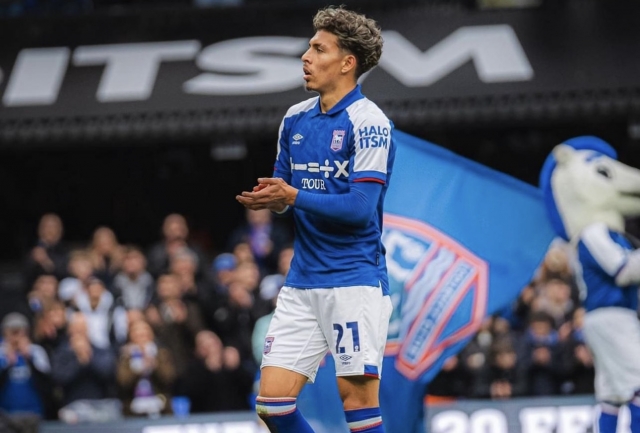 Jeremy Sarmiento quiso poner calma para Ipswich Town, que quedó OBLIGADO a ganar sus dos juegos restantes