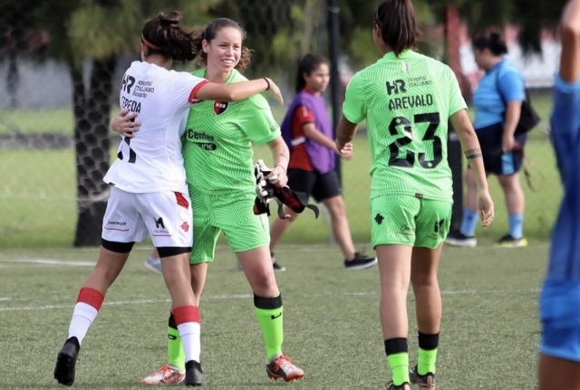 Ivanna Macías fue la bombera de Newells para mantener ilusiones en la zona alta de la tabla