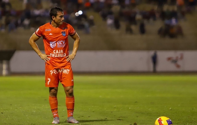 Jairo Vélez no puedo encaminar una noche agradable para la Cesar Vallejo