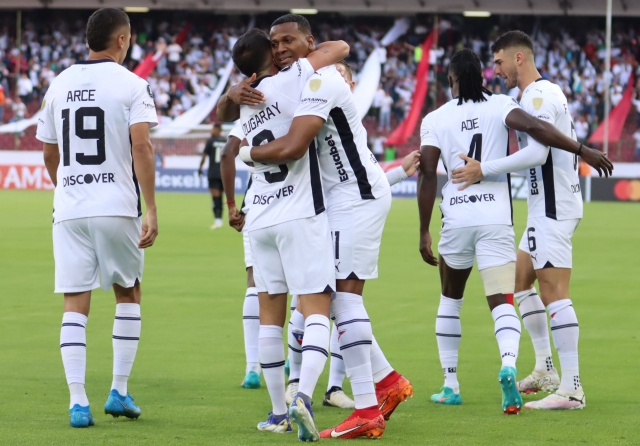 ¡LDU viaja con 2 bajas sensibles y 2 convocatorias sorpresa para medir a Botafogo!