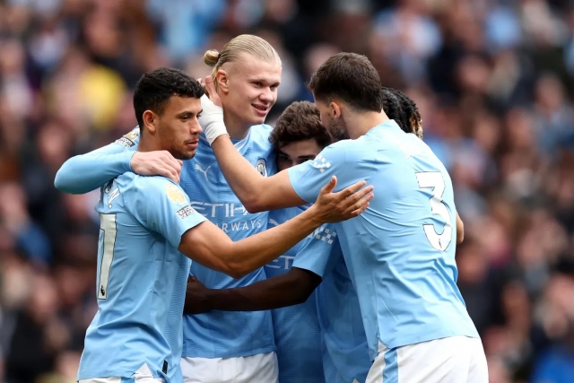 Manchester City goleó y da la talla, Manchester United solo pudo evitar la desgracia