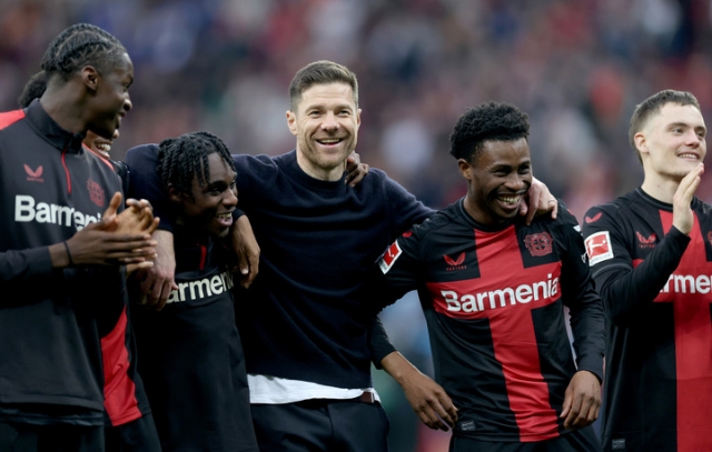Leverkusen de Xabi Alonso y Piero Hincapié remonta con 2 goles en los últimos minutos para vencer a Hoffenheim