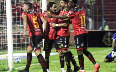 ¡Deportivo Cuenca protagonizó una VALIENTE REMONTADA contra un Rival Directo!