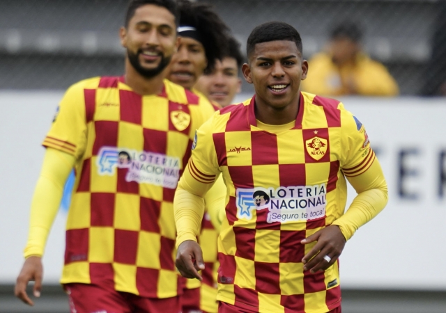 ¡El Dúo Dinámico volvió a aparecer para devolverle el liderato a Aucas!