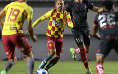 ¡SE SIENTE DISCRIMINADO! Edison Vega le dio duro a la Comisión de Disciplina por su sanción con Aucas