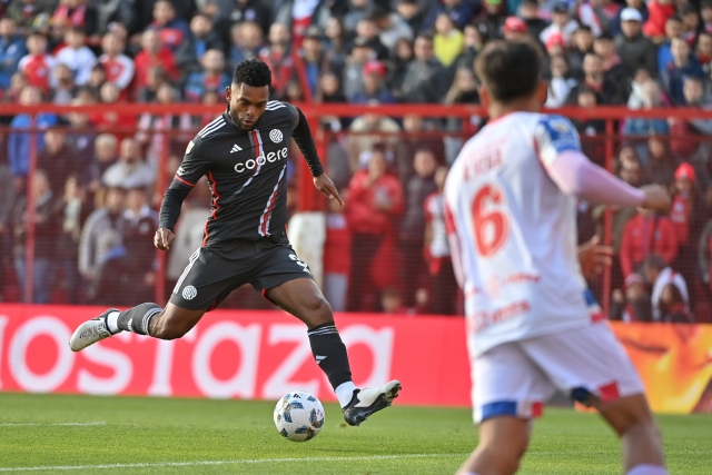 Argentinos Juniors mandó en su cancha y LE PUSO PUNTO FINAL al invicto de River Plate