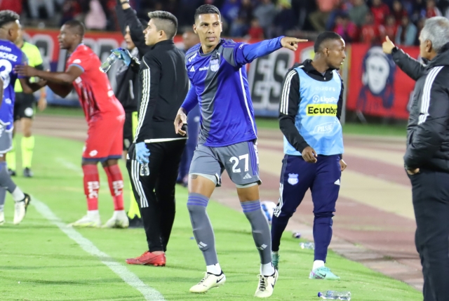 Club de Argentina no pierde de vista a Luis Fernando León