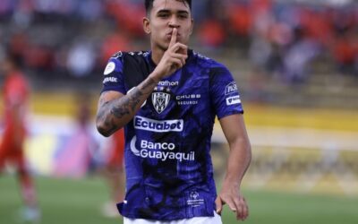 ¡Kendry Páez y Renato Ibarra volvieron a aparecer como Héroes para dejar como líder a IDV!