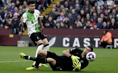 ¡Liverpool empató con los Villanos y el Dibu Martínez rompió el récord de Autogoles en la Premier!