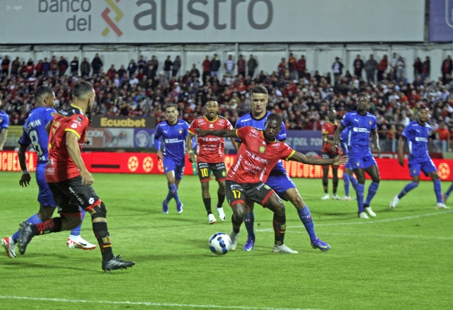 ¡CONSIGAN DT YA! Los ‘MALDITOS’ segundos tiempos otra vez le pasan factura a Liga de Quito