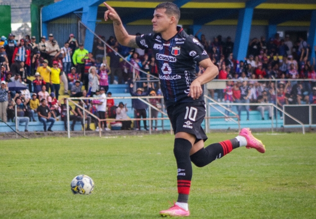 ¡LA AKD SE NOS EMBALÓ! Deportivo Quito ilusiona a su gente en la Segunda Categoría